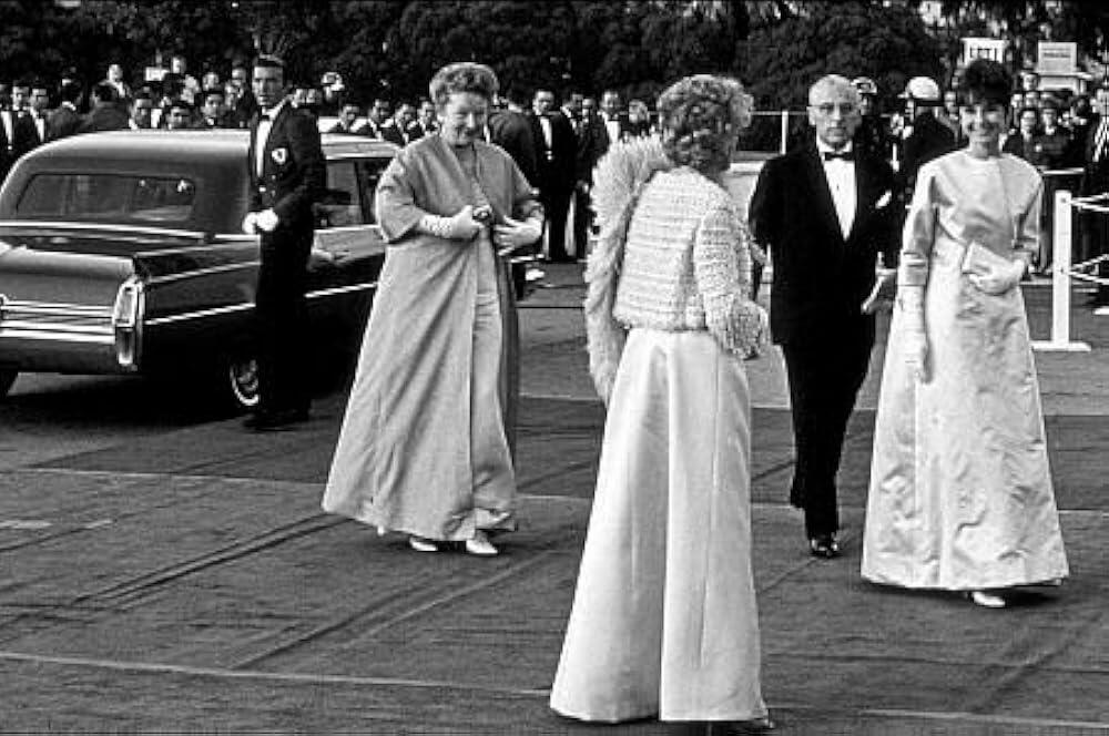 Ella van Heemstra (left) and Audrey (right).